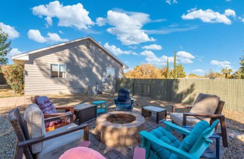 Cottonwood-Verde Village House | Relaxing 3BR Getaway Close to Vineyards with Shared Hot Tub