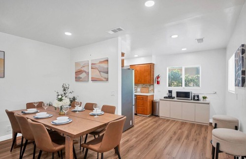 Monrovia House | Relaxing 3BR Near DTLA, Shops, & Parks #TravelSGV