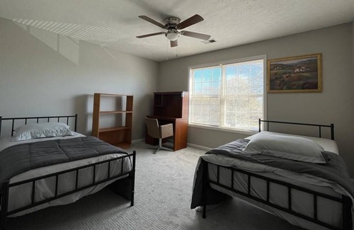 Lexington House | Relaxing 4 bedroom house