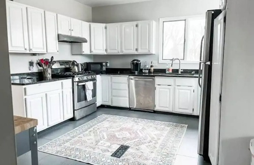 Berlin House | Relaxing 5 bd home with 1 bd Apartment on 2.5 acres near MD beaches