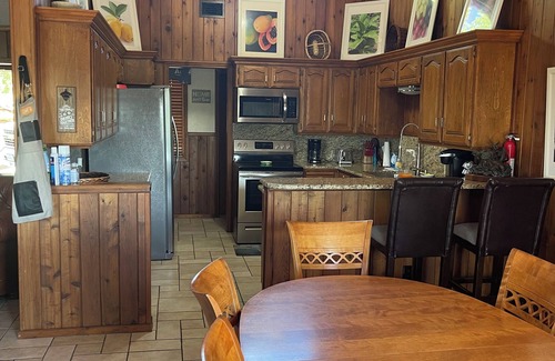 Graford House | Relaxing and Beautiful Lakehouse Getaway with waterfront on Possum Kingdom Lake!