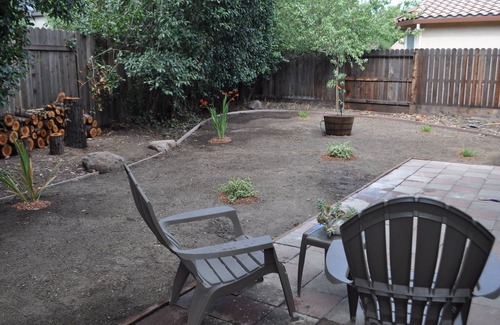 Roseville House | Relaxing and quite farmhouse style in Roseville. 1 mile from Aquatic Complex!