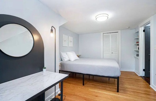 Grand Rapids Apartment | Relaxing and Spacious 2 BD apt - 5 mins from DT GR