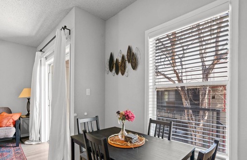 Milwood Apartment | Relaxing Apartment by the Domain