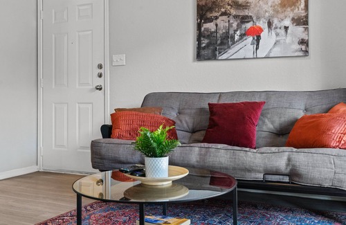 Milwood Apartment | Relaxing Apartment by the Domain