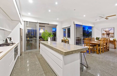 Kingscliff House | Relaxing Beach House a stroll from the beach