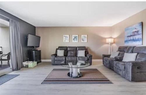 Indian Shores Apartment | Relaxing Beachside Condo with Pool in Indian Shores!