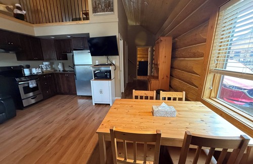Lac Le Jeune Cabin | Relaxing Cabin by the pond