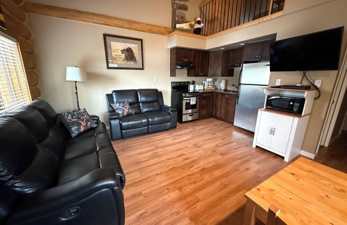 Lac Le Jeune Cabin | Relaxing Cabin by the pond