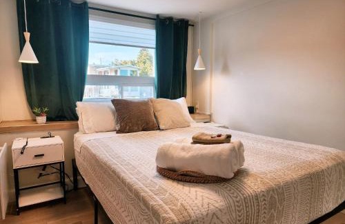 Quartier 5-4 Apartment | Relaxing Cityscape with Hot Tub