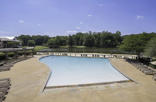 Mount Meigs Cottage | Relaxing Cottage in The Waters
