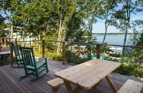 Shelter Island Heights House | Relaxing Cottages & Spacious Rooms w/Beach Access, Pool, Spa and Free Bikes