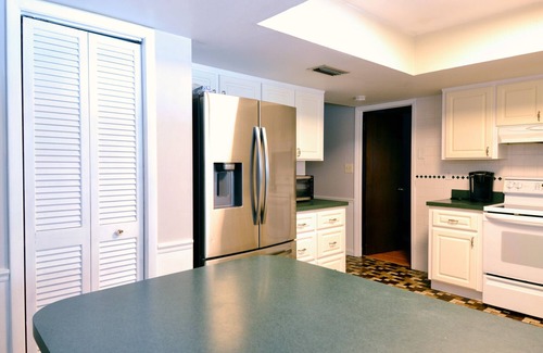 Fish Hawk Other | Relaxing Country Farmhouse with Hot Tub and Goats Sleeps 12