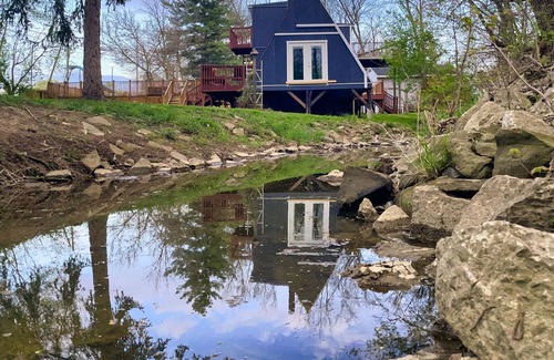 Findlay Ski Chalet | Relaxing, Cozy and Secluded One Loft Bedroom A-Frame with Private Pool