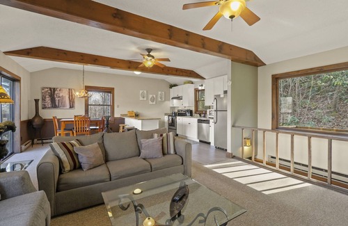 Mill Ridge Cabin | Relaxing Cozy Cabin in the Heart of the Blue Ridge Mountains. Pet friendly
