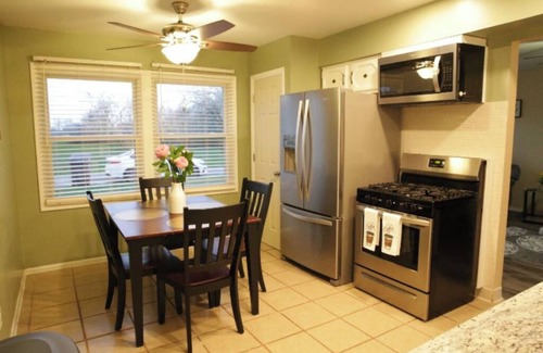 Saint Marys  Allen County House | Relaxing Cozy home Bedrooms available or open to renting entire placen