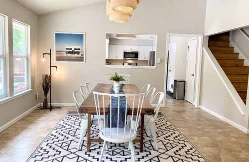 Pflugerville House | Relaxing Creekside Luxury Retreat w/Private Pool + Hot Tub