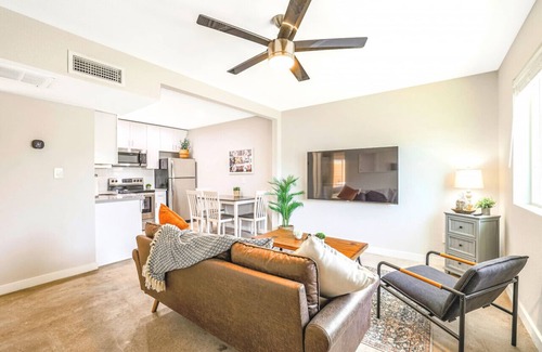 Camelback East Condo | Relaxing Desert Botanical 2 Bedroom In Biltmore