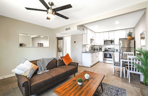 Camelback East Condo | Relaxing Desert Botanical 2 Bedroom In Biltmore
