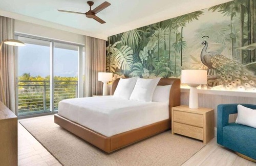 Nassau Hotel | Relaxing Escape | 2BR Unit, Water Park, Pools, Onsite Bar & Resto, Pet-Friendly!