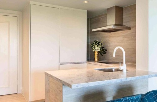 Nassau Hotel | Relaxing Escape | 2BR Unit, Water Park, Pools, Onsite Bar & Resto, Pet-Friendly!