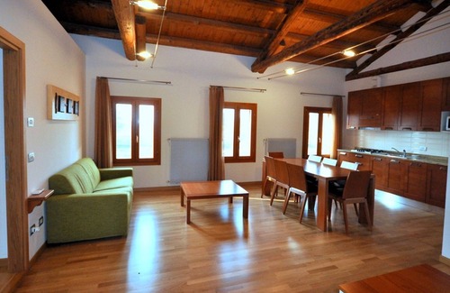 San Michele al Tagliamento Apartment | Relaxing escape in a green oasis