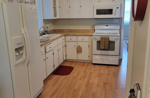 McCutcheon Field House | Relaxing Escape Near Beaches, New River, Bases and Surf City