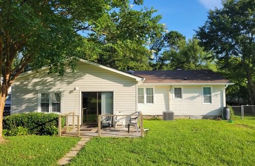 McCutcheon Field House | Relaxing Escape Near Beaches, New River, Bases and Surf City