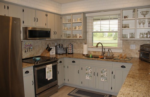 Westfield House | Relaxing family-friendly home in the country just 5 minutes from Grand Park.