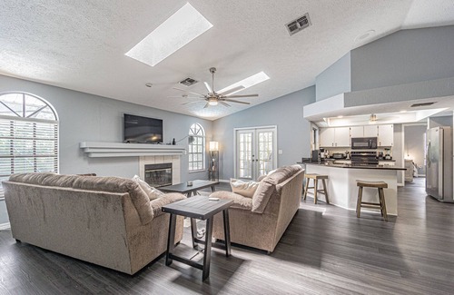 Elfers House | Relaxing family house w/pool - 3 beds 2 bath