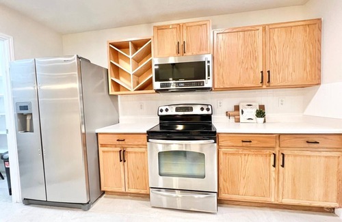 Converse House | Relaxing Feng Shui Family Retreat 12 Miles from San Antonio Airport