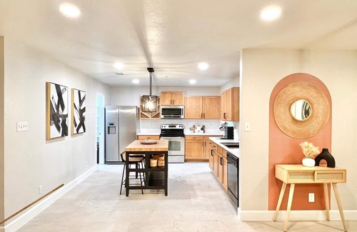 Converse House | Relaxing Feng Shui Family Retreat 12 Miles from San Antonio Airport