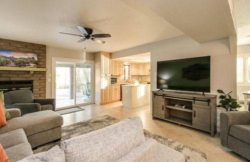 Fountain Hills House | Relaxing Fountain Hills Getaway wPool and Hot tub