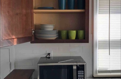 Warren House | Relaxing Get Away| King Bed| Netflix| Washer Dryer