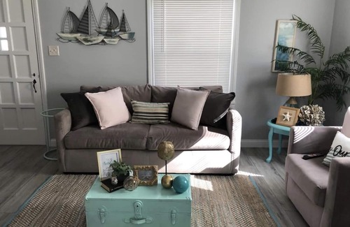 Warren House | Relaxing Get Away| King Bed| Netflix| Washer Dryer