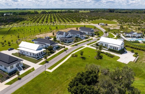 Lake Alfred Cottage | Relaxing Getaway on the Lake at Adams Estate