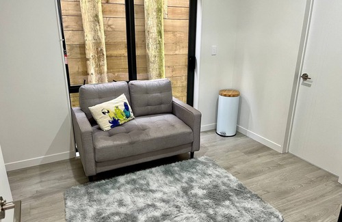 The Gardens Apartment | Relaxing Getaway One Bed Studio - Auckland Botanical Gardens
