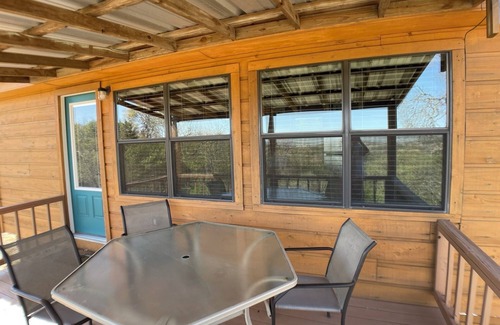 Fredericksburg Apartment | Relaxing Getaway at The Rocky Top Cabin, Pet Friendly