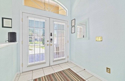 Fairway Oaks House | Relaxing Gulf Getaway Heated Pool, Covered Patio & Prime Location Near Parks, Beaches & Attractions!