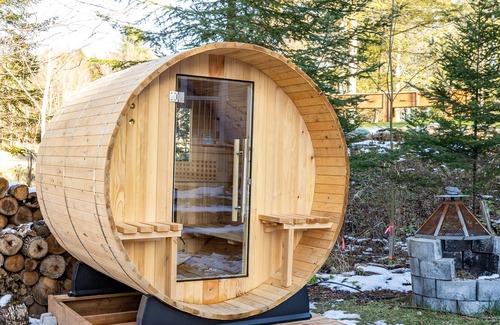 Lac-Brome Cottage | Relaxing haven w/outdoor sauna, family-friendly