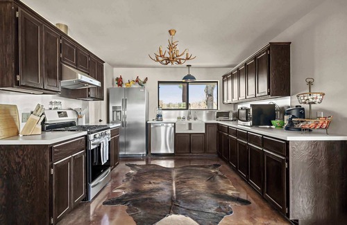 Boerne House | Relaxing Hill Country Home with a Firepit & Patio