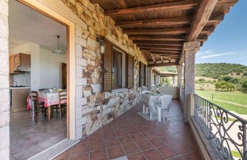 Iscra e Voes Apartment | Relaxing holiday home near La Caletta beaches