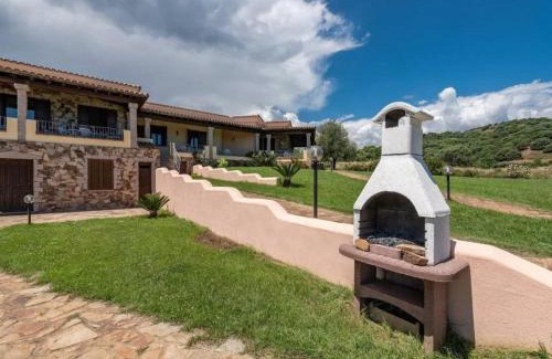 Iscra e Voes Apartment | Relaxing holiday home near La Caletta beaches