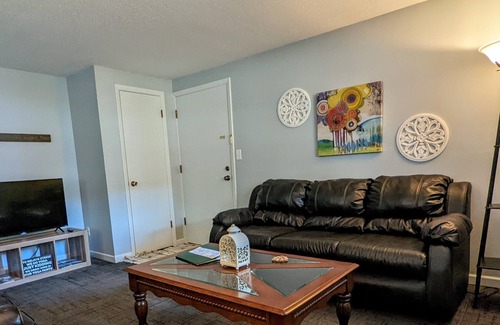Clear Lake Apartment | Relaxing Home Away - Beach, Downtown Just 4 blocks