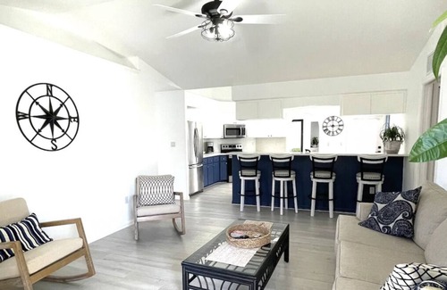 Long Meadow House | Relaxing house with private pool 15 minutes from beach