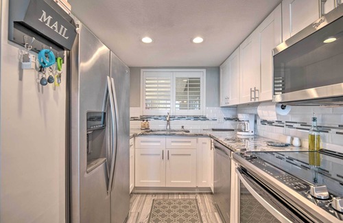 Hudson Condo | Relaxing Hudson Condo Steps from the Pool!
