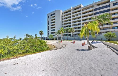 Hudson Apartment | Relaxing Hudson Condo Steps from the Pool!
