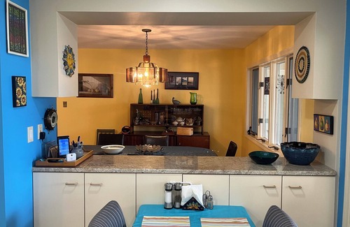 South Hero House | RELAXING ISLAND GETAWAY - WATERFRONT BEACH AND SKI HOUSE ON LAKE CHAMPLAIN
