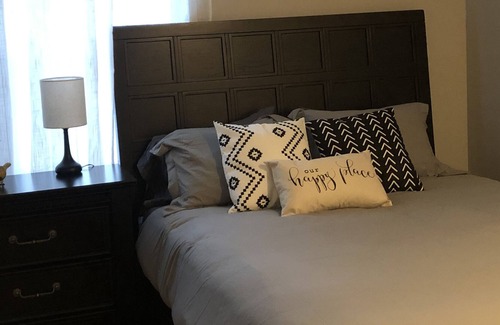 Grandview House | Relaxing KC Hidden Gem-BOHO