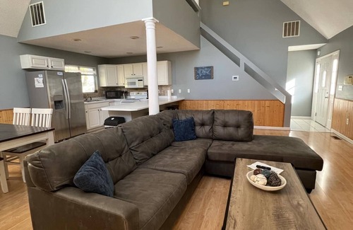 Marion House | Relaxing lake front home with beautiful view on the lake, sleeps 7.